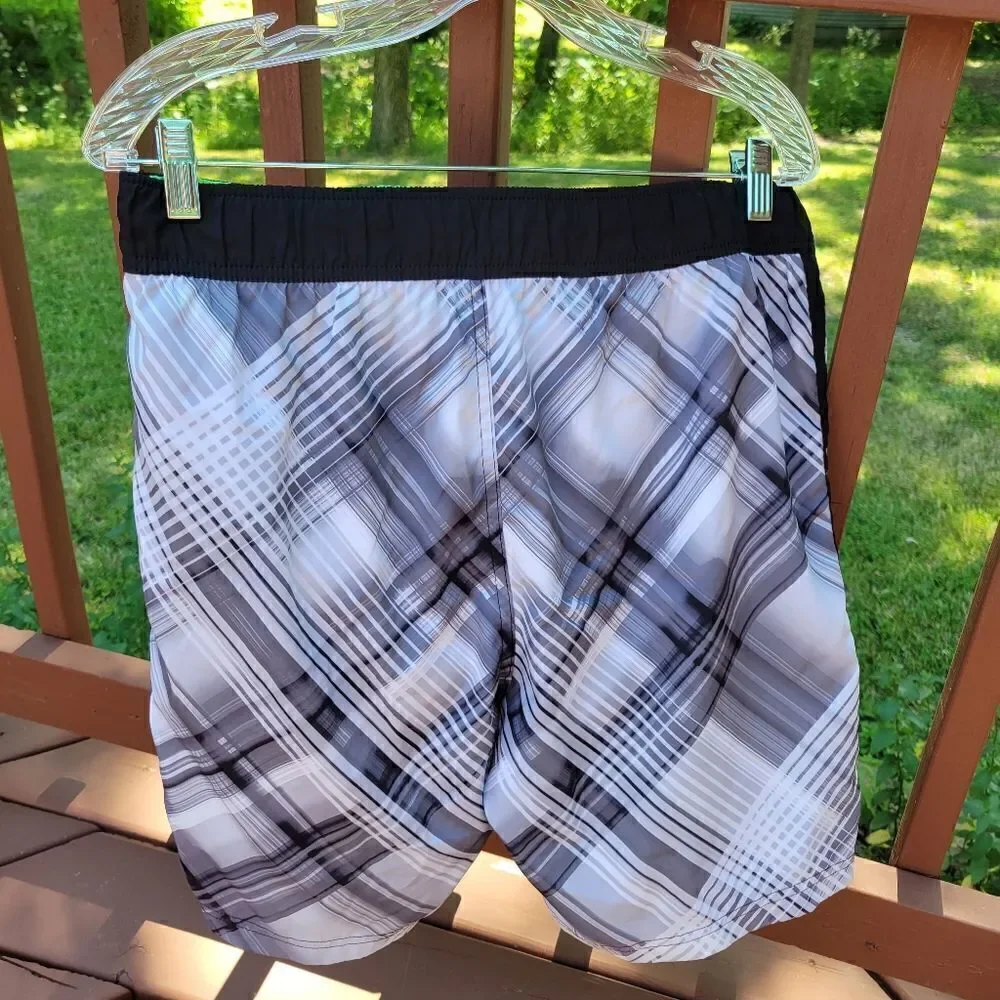 Reebok ZeroXposure Black White  Boys Plaid Design Summer Swim Trunks  sz Small